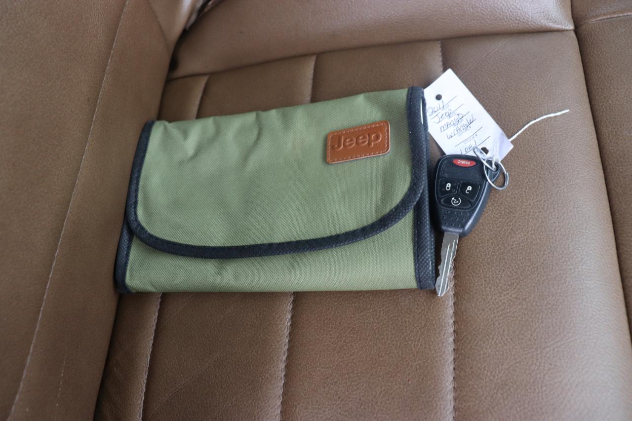 Jeep Wrangler Unlimited 4WD 4dr Sahara 2011