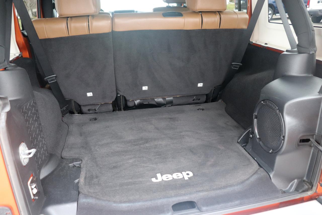 Jeep Wrangler Unlimited 4WD 4dr Sahara 2011