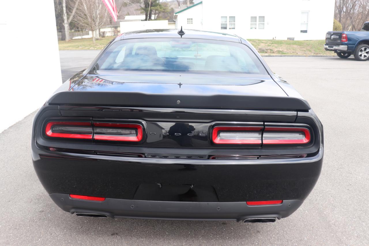 Dodge Challenger R/T RWD 2019