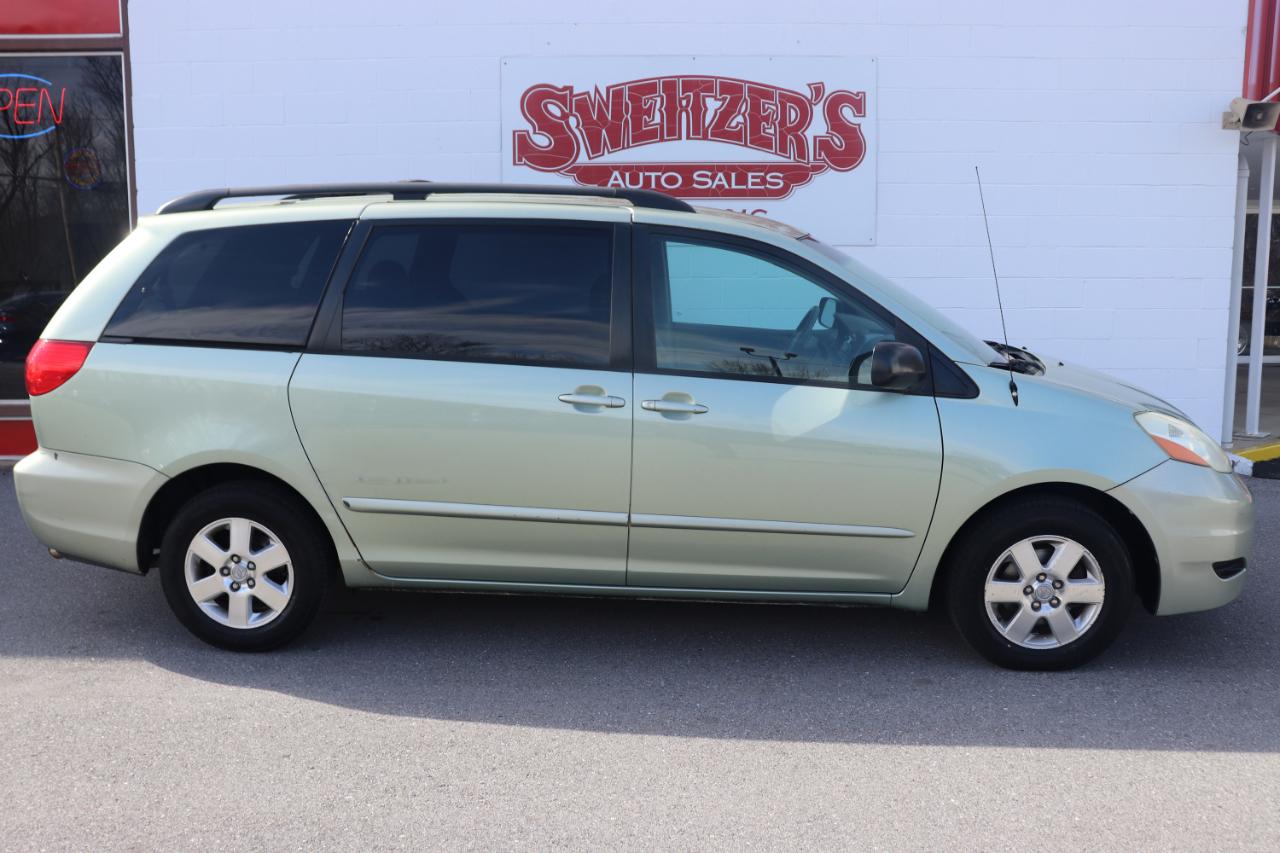 Toyota Sienna 5dr 7-Pass Van CE FWD (Natl) 2008