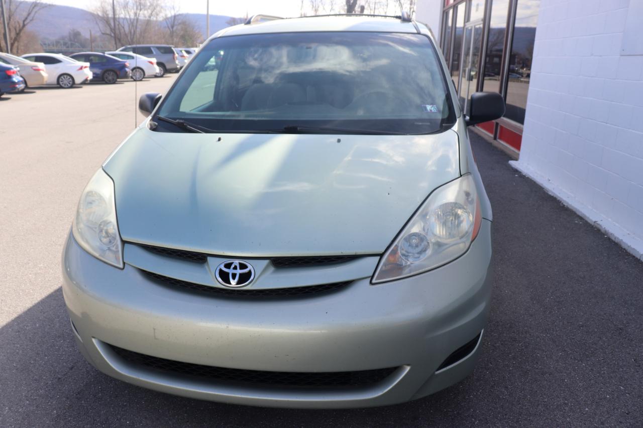 Toyota Sienna 5dr 7-Pass Van CE FWD (Natl) 2008