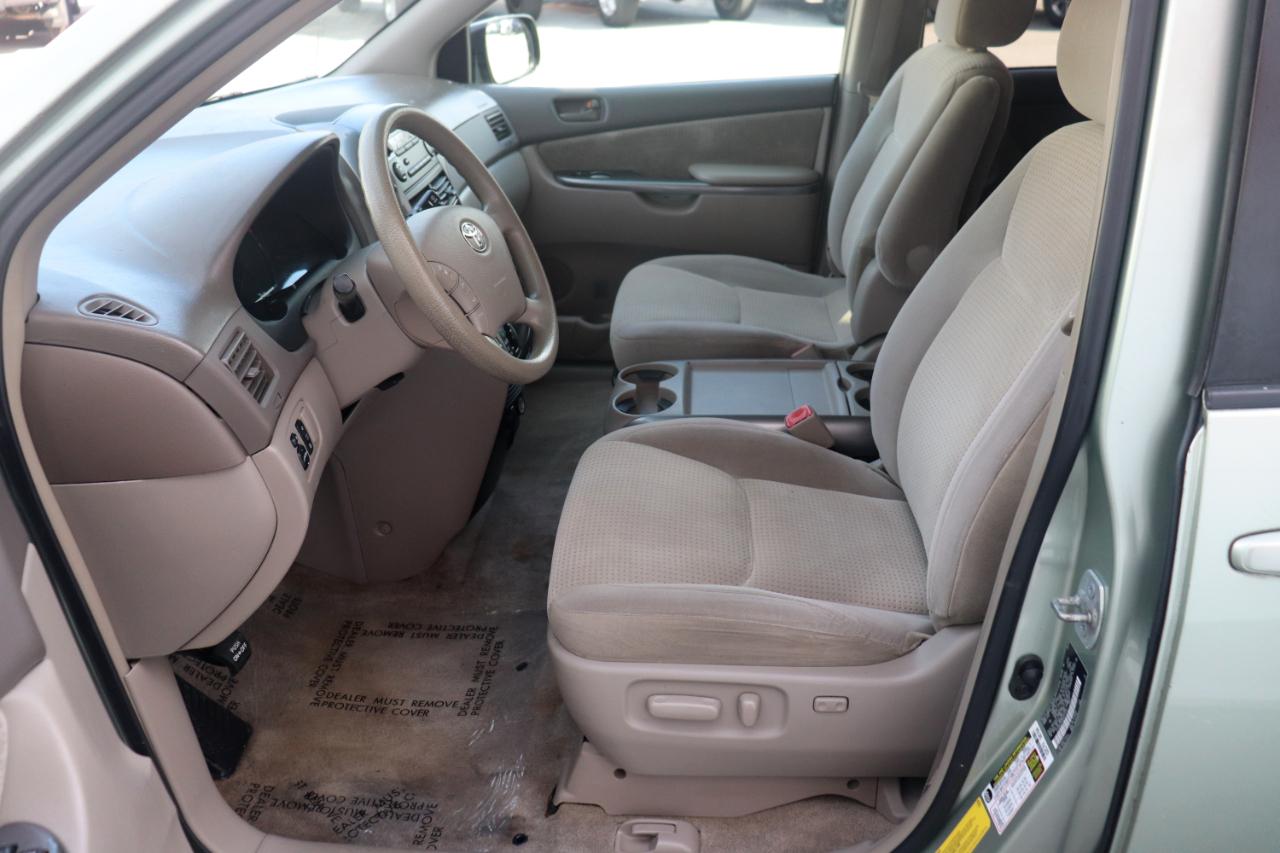 Toyota Sienna 5dr 7-Pass Van CE FWD (Natl) 2008