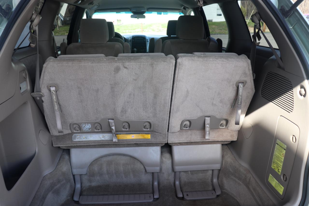 Toyota Sienna 5dr 7-Pass Van CE FWD (Natl) 2008