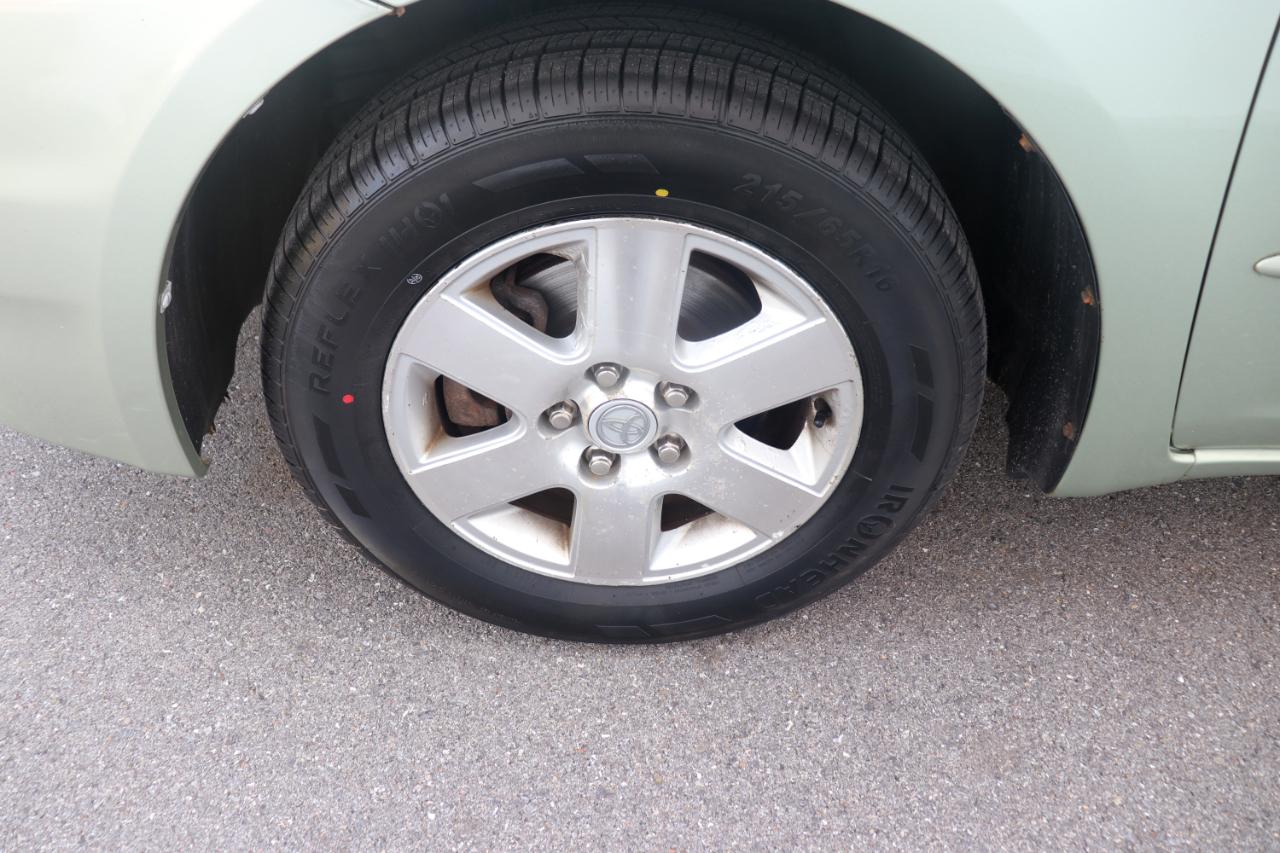 Toyota Sienna 5dr 7-Pass Van CE FWD (Natl) 2008