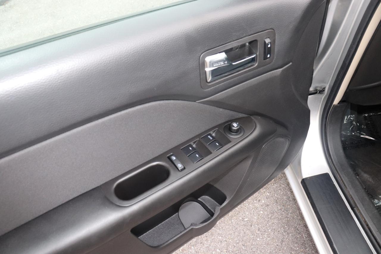 Ford Fusion 4dr Sdn SE FWD 2012
