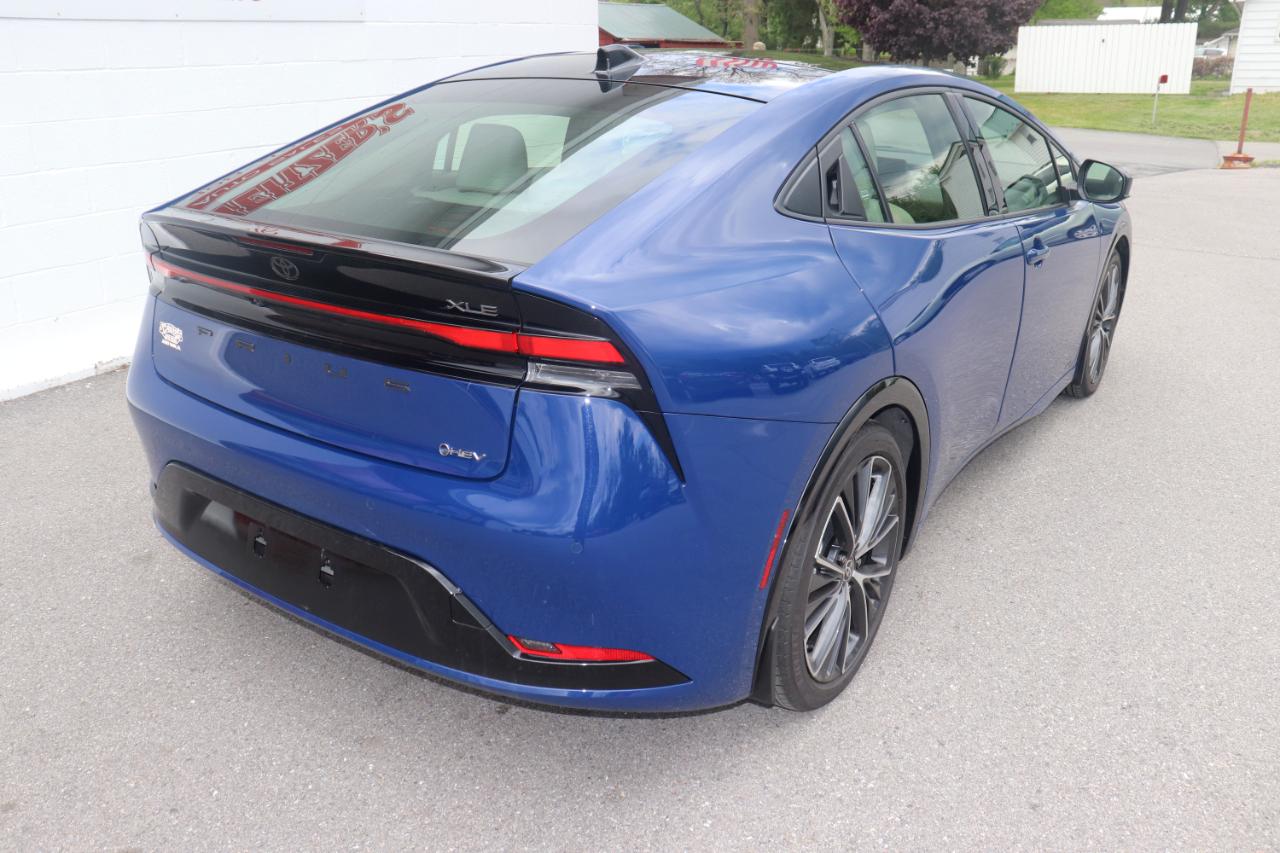 Toyota Prius XLE 5D Hatchback AWD 2024