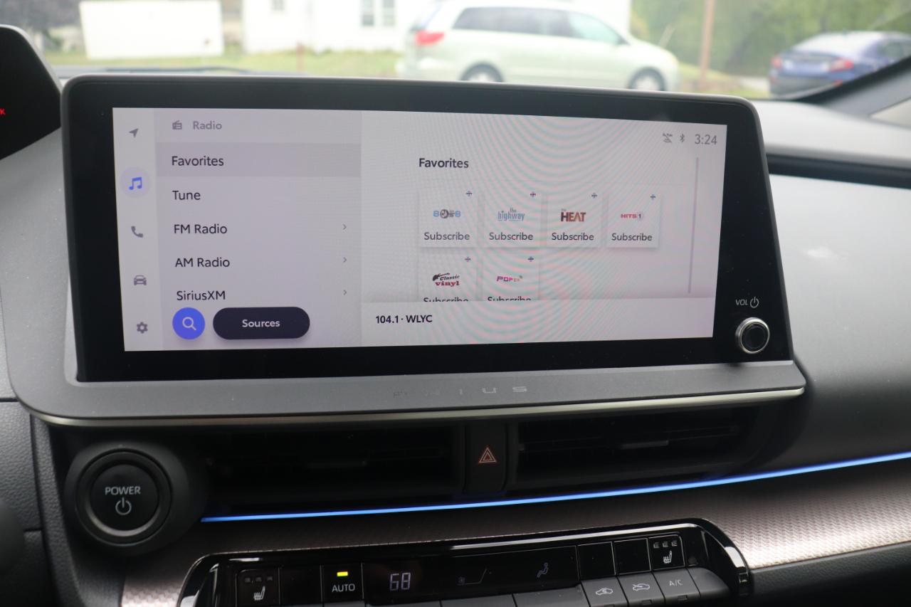 Toyota Prius XLE 5D Hatchback AWD 2024