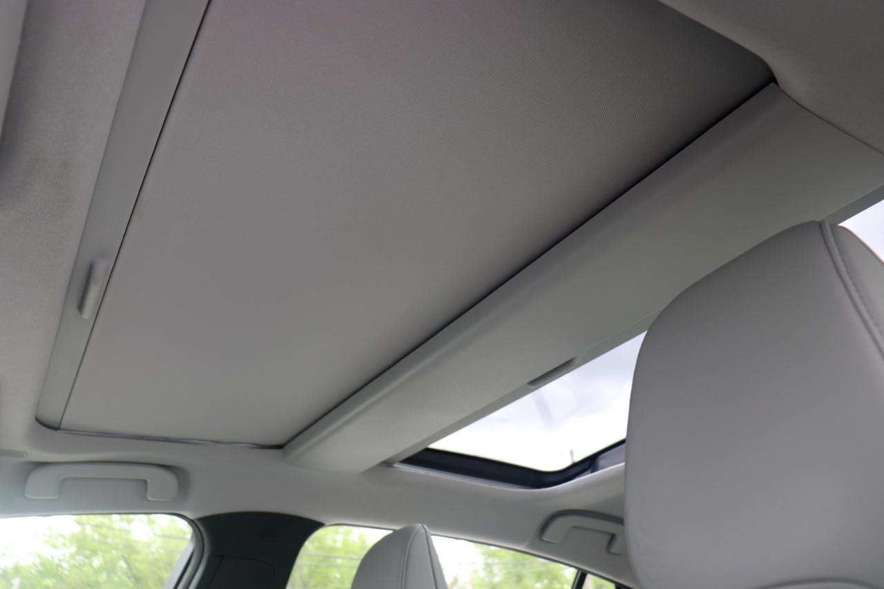 Toyota Prius XLE 5D Hatchback AWD 2024