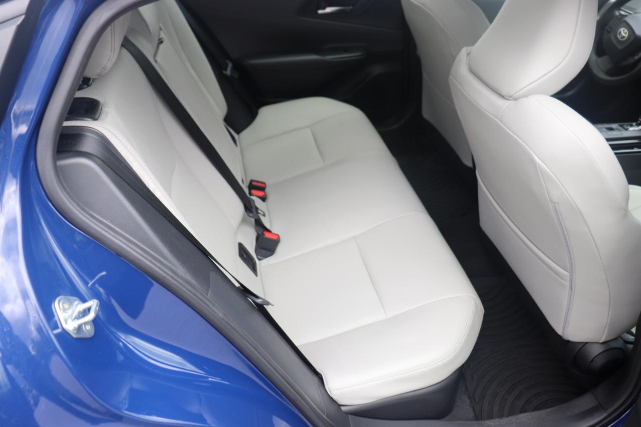 Toyota Prius XLE 5D Hatchback AWD 2024