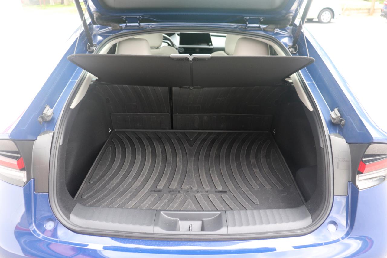Toyota Prius XLE 5D Hatchback AWD 2024