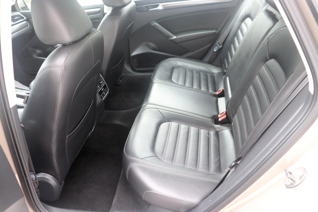 Volkswagen Passat 4dr Sdn 1.8T Auto SEL PZEV 2016
