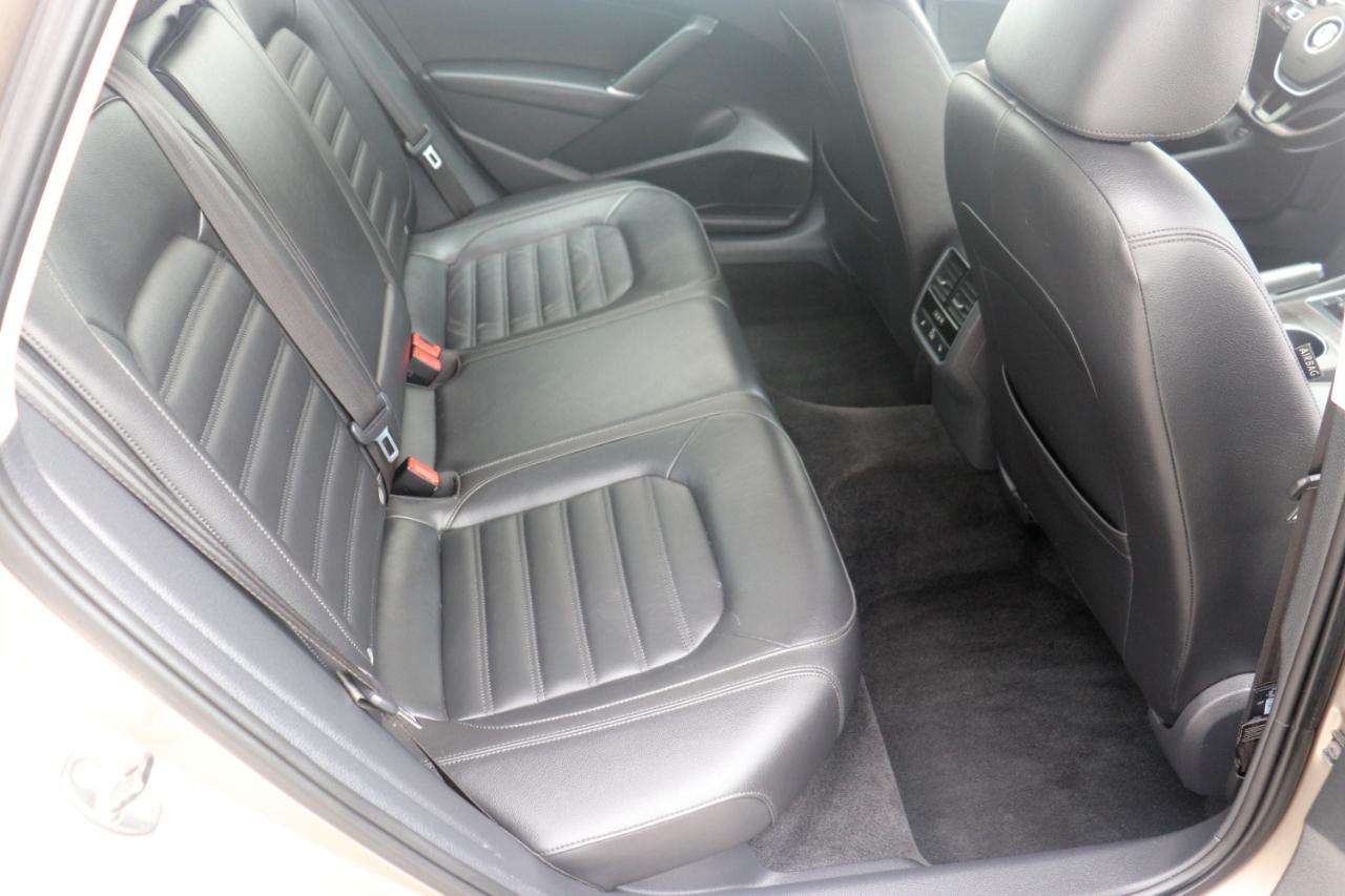 Volkswagen Passat 4dr Sdn 1.8T Auto SEL PZEV 2016