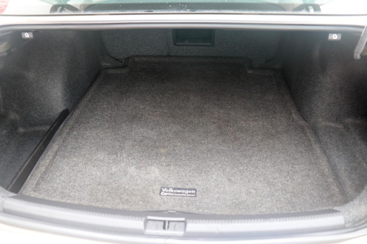 Volkswagen Passat 4dr Sdn 1.8T Auto SEL PZEV 2016