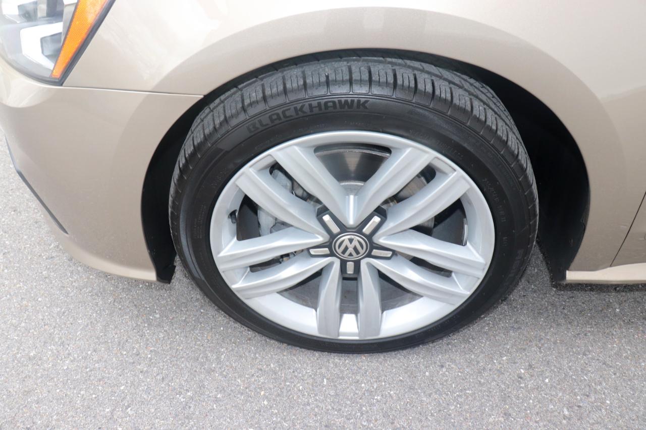 Volkswagen Passat 4dr Sdn 1.8T Auto SEL PZEV 2016