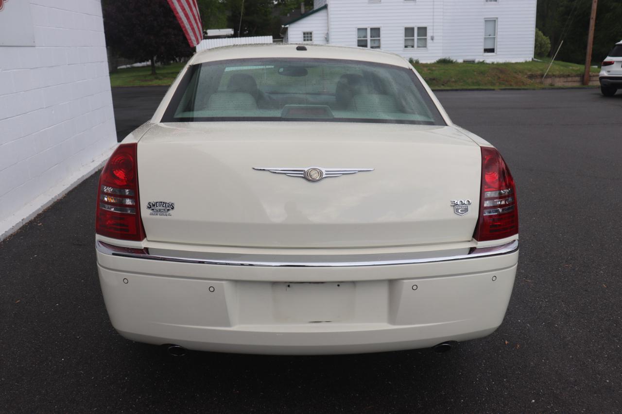 Chrysler 300 4dr Sdn 300C RWD 2007