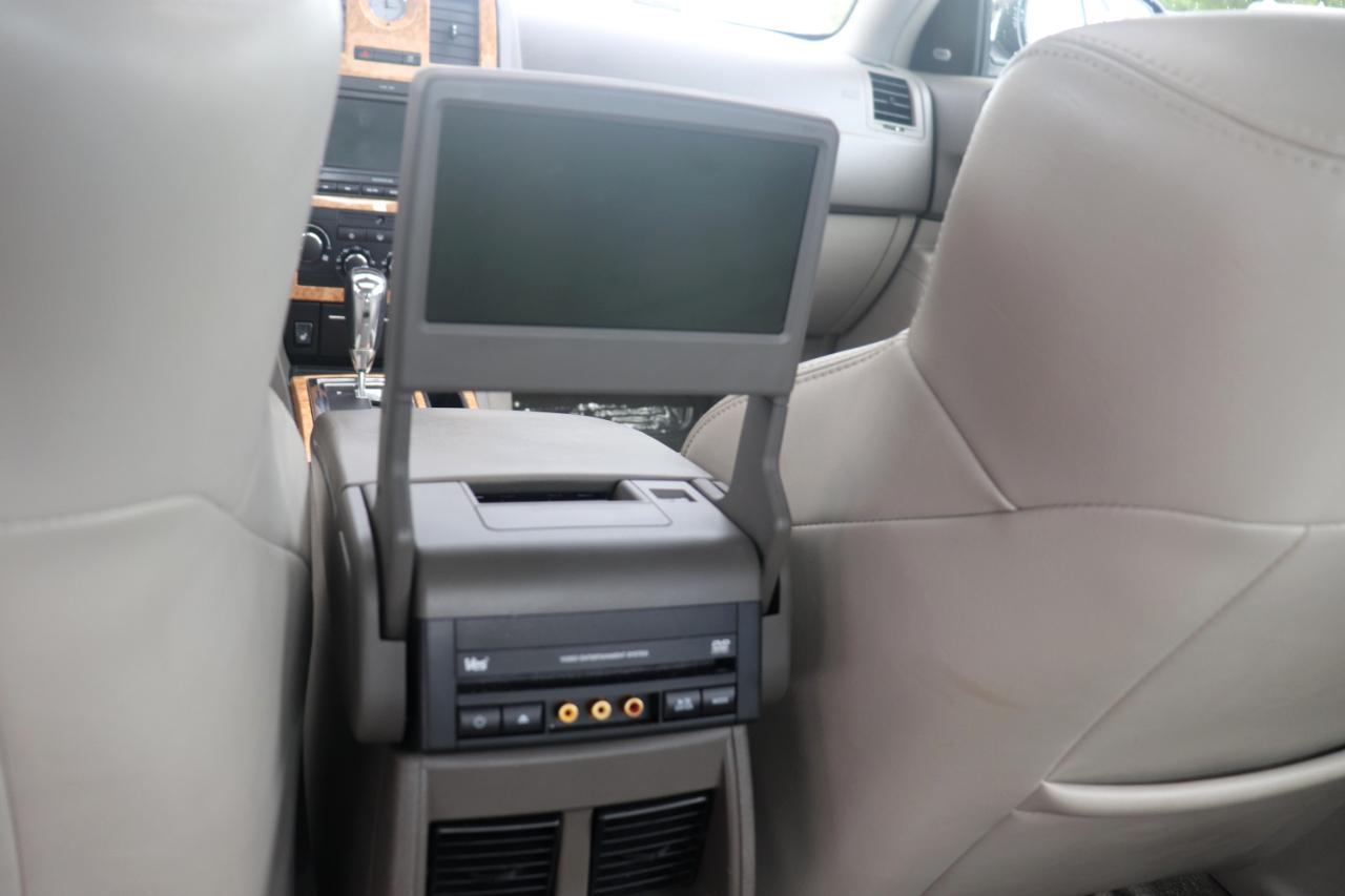 Chrysler 300 4dr Sdn 300C RWD 2007