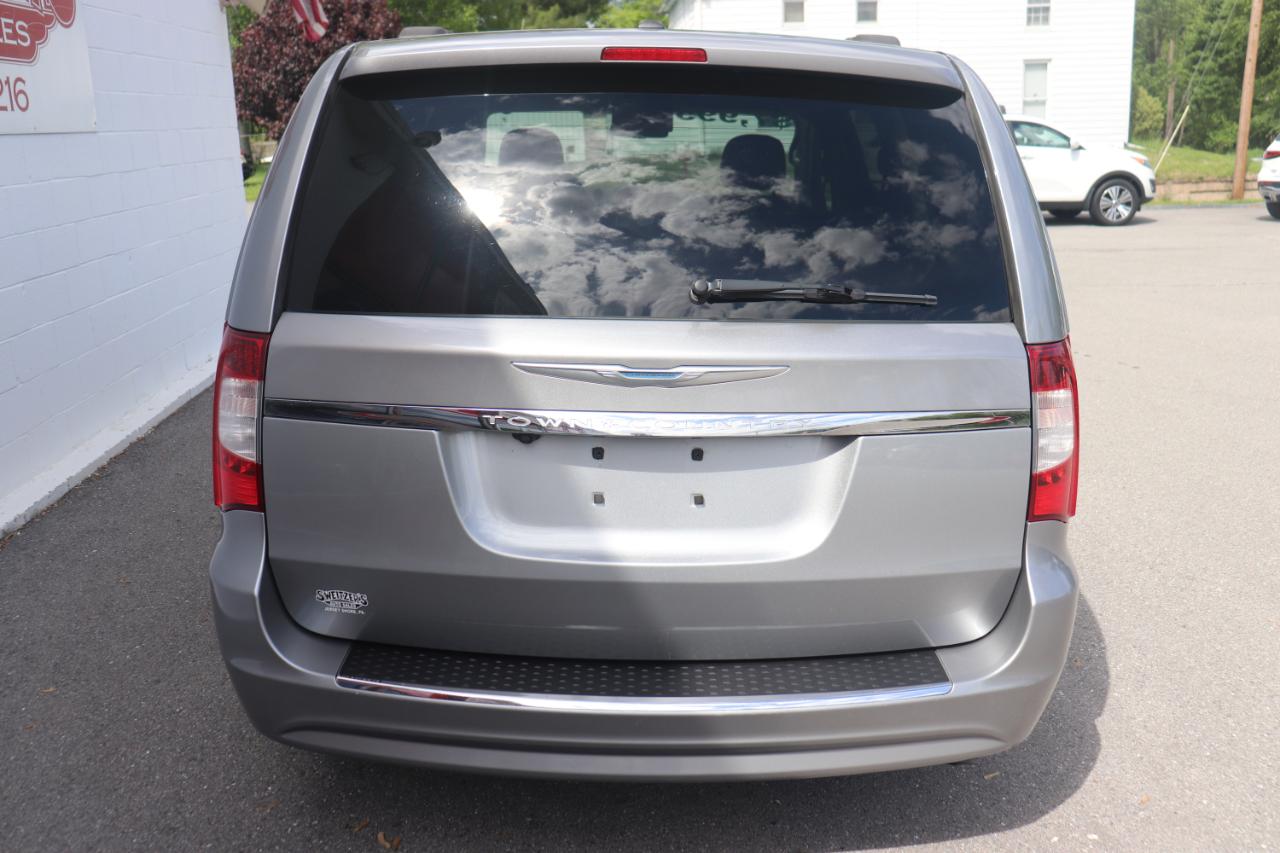 Chrysler Town & Country 4dr Wgn Touring 2013