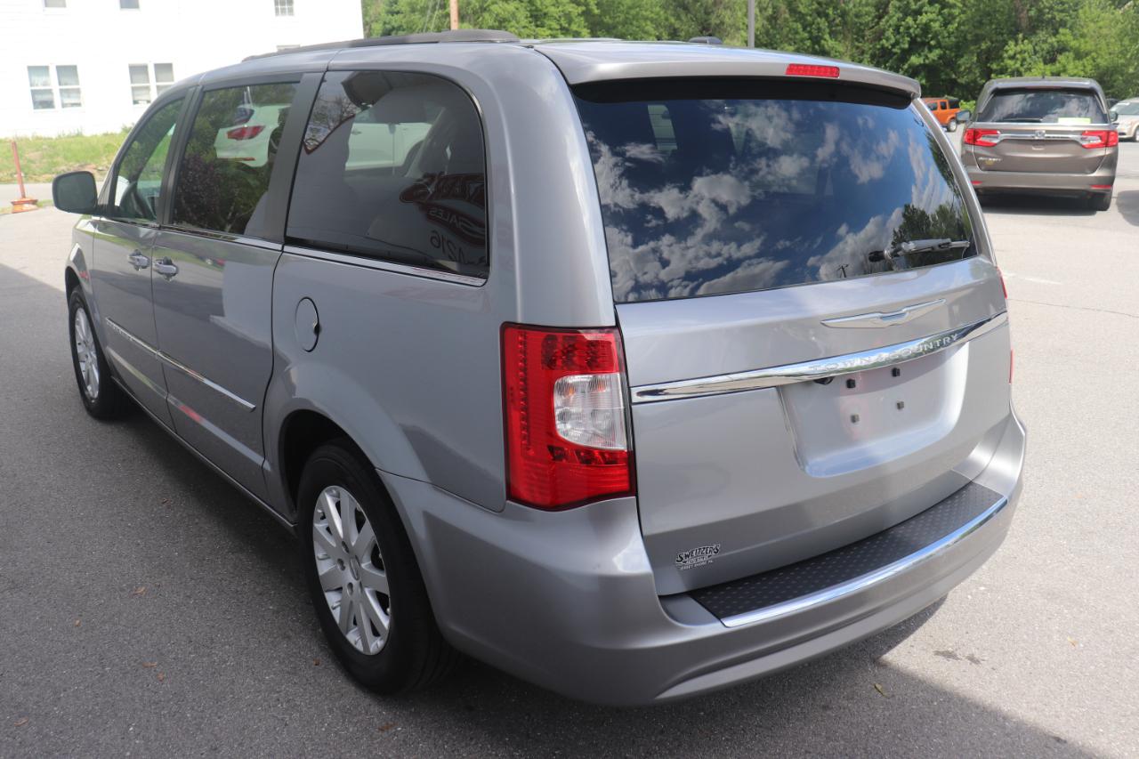 Chrysler Town & Country 4dr Wgn Touring 2013