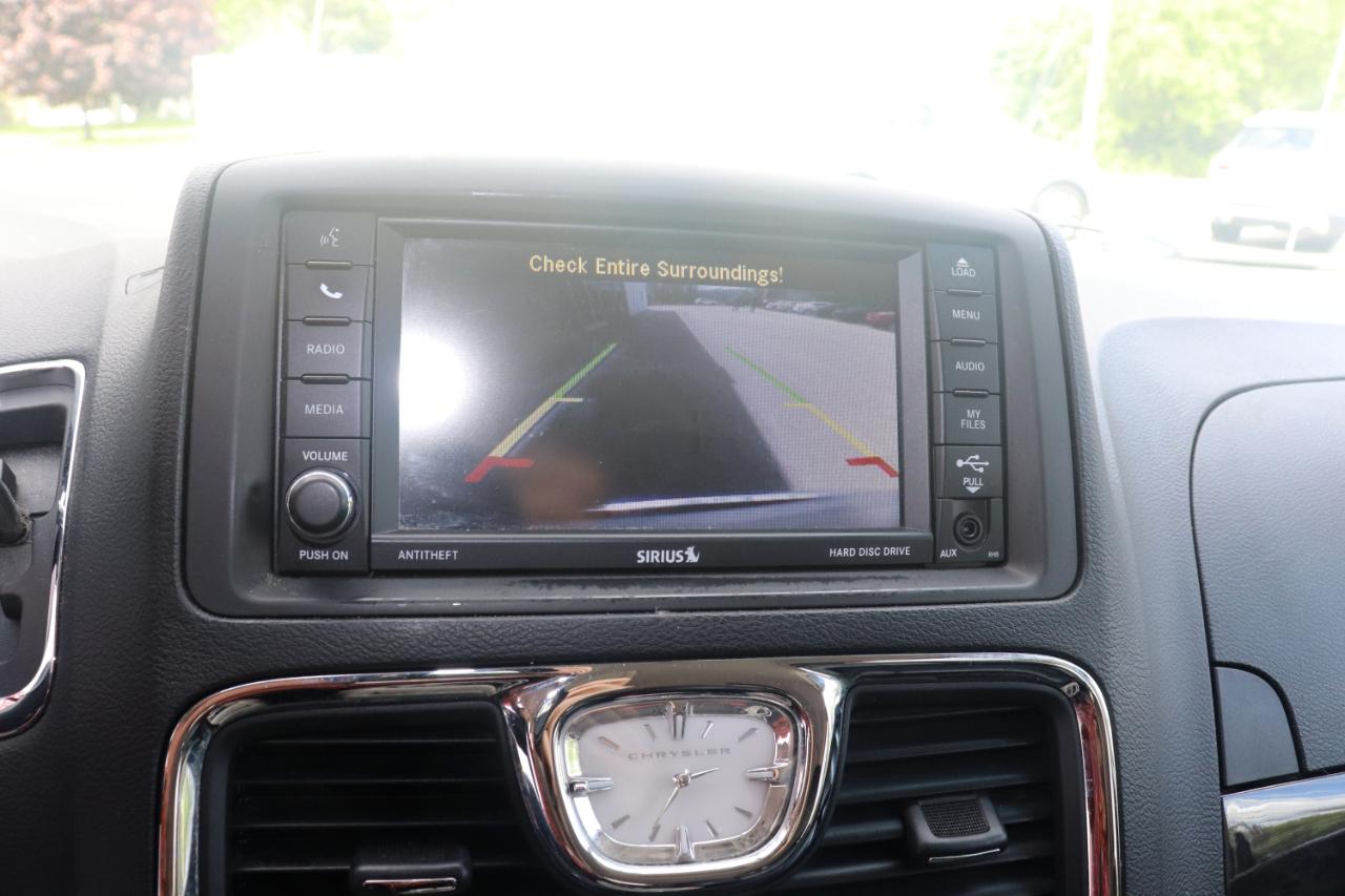 Chrysler Town & Country 4dr Wgn Touring 2013