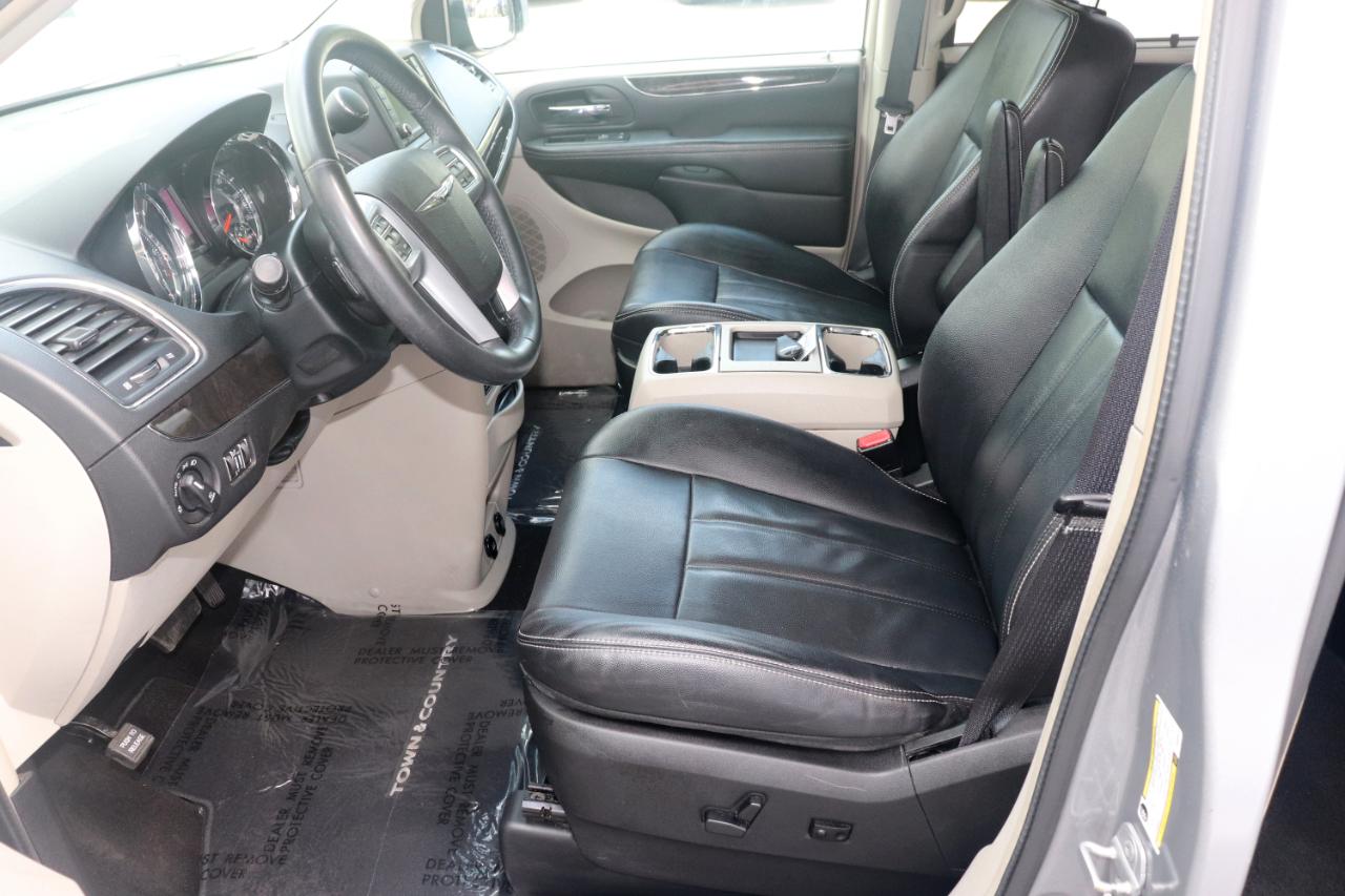 Chrysler Town & Country 4dr Wgn Touring 2013