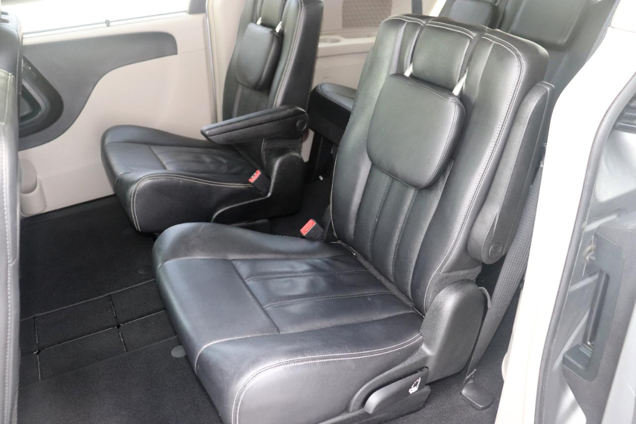Chrysler Town & Country 4dr Wgn Touring 2013
