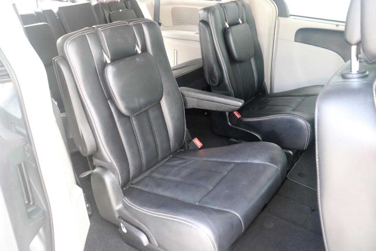 Chrysler Town & Country 4dr Wgn Touring 2013