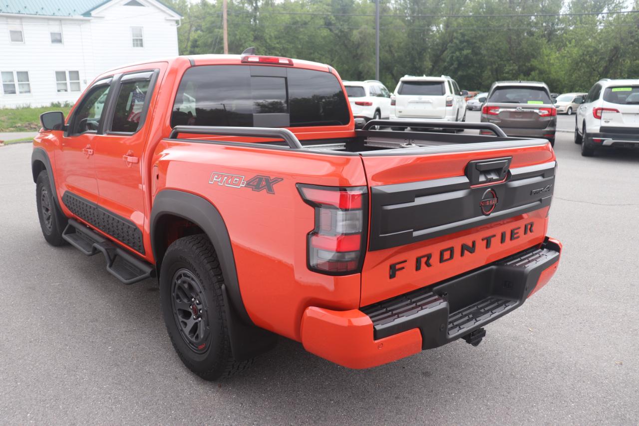 Nissan Frontier Crew Cab 4x4 PRO-4X 2025