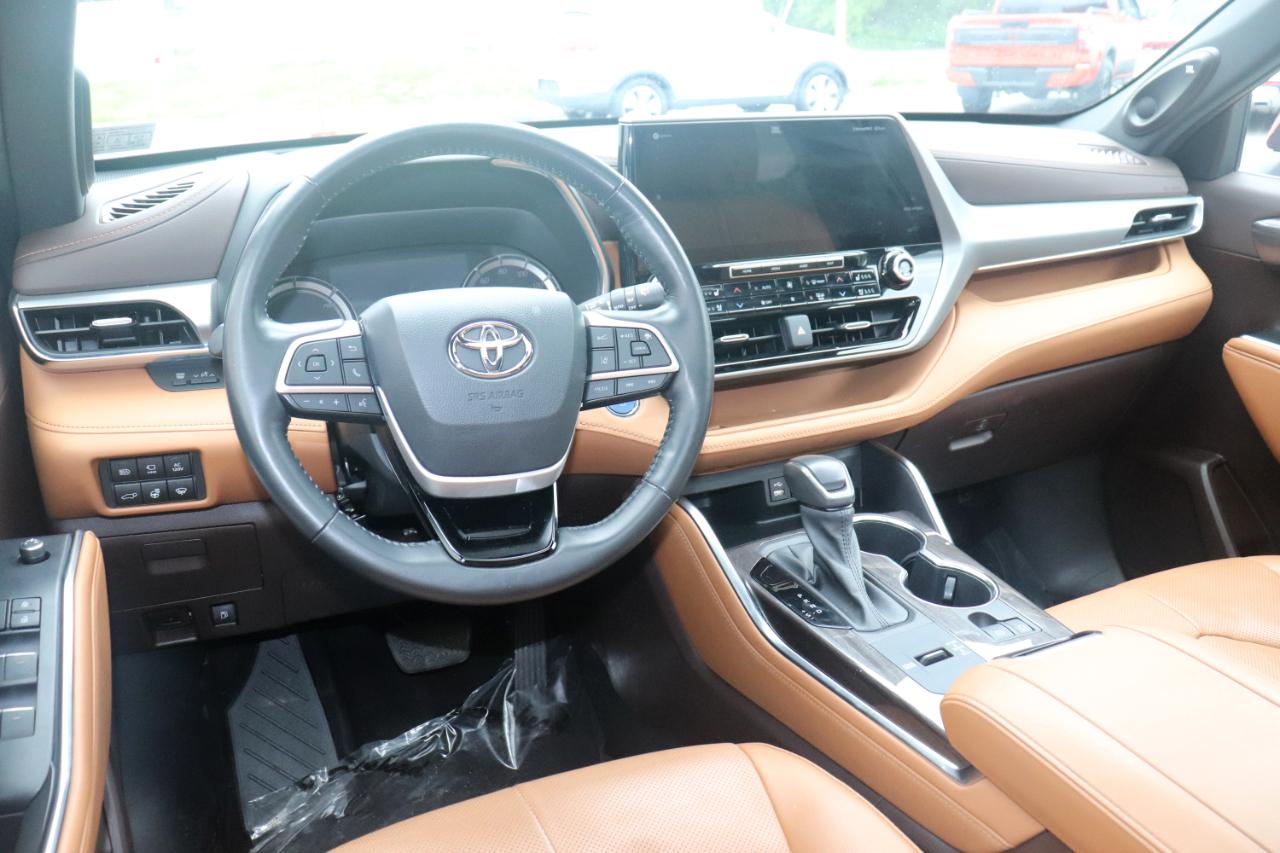 Toyota Highlander Hybrid Platinum AWD (Natl) 2022