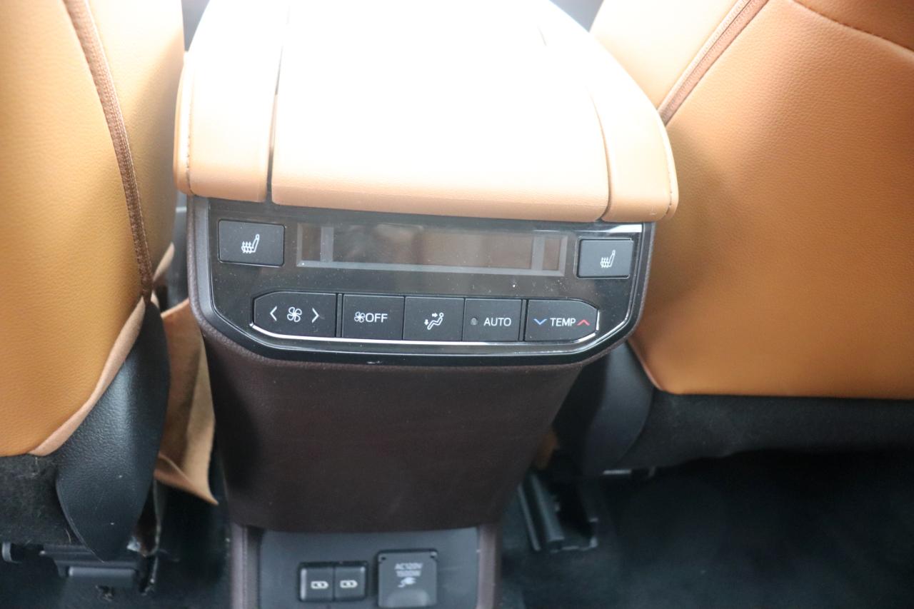 Toyota Highlander Hybrid Platinum AWD (Natl) 2022