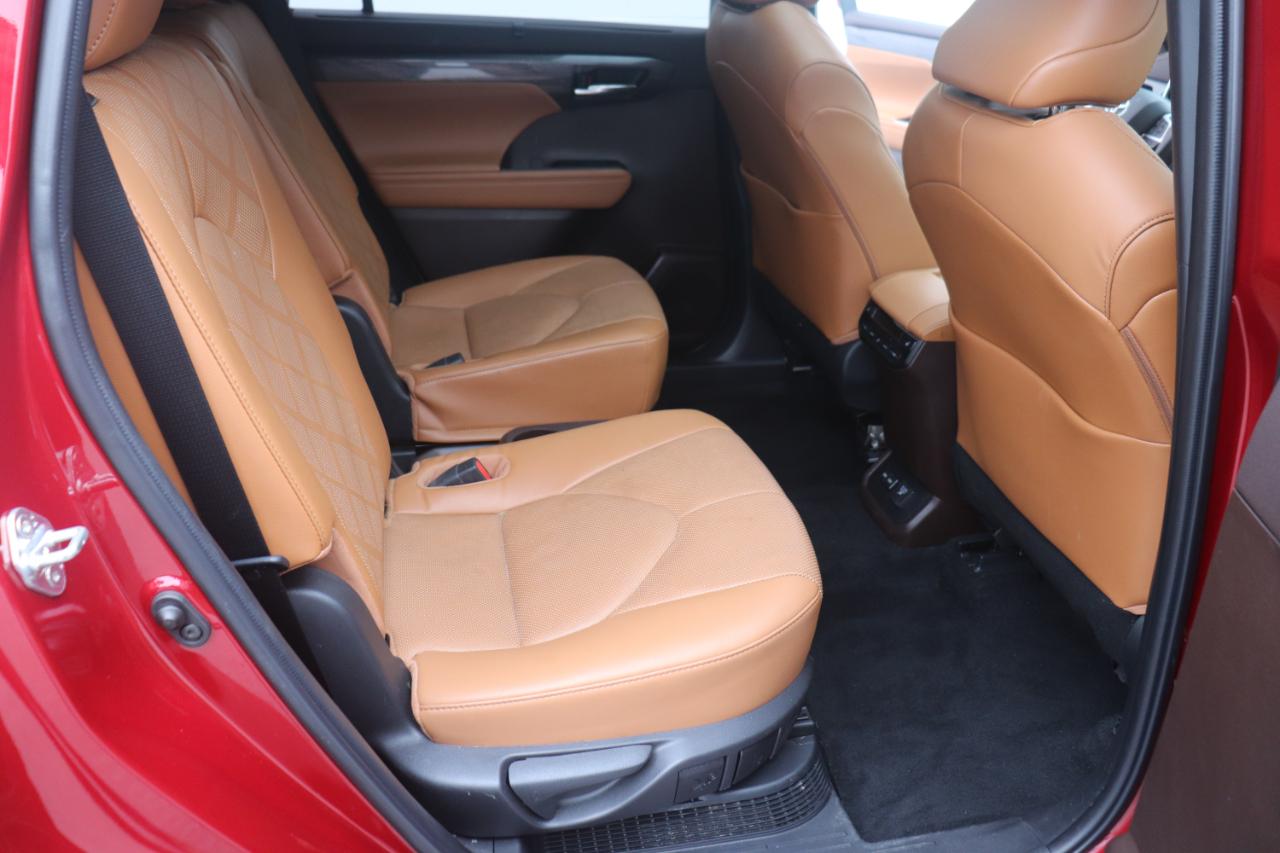 Toyota Highlander Hybrid Platinum AWD (Natl) 2022