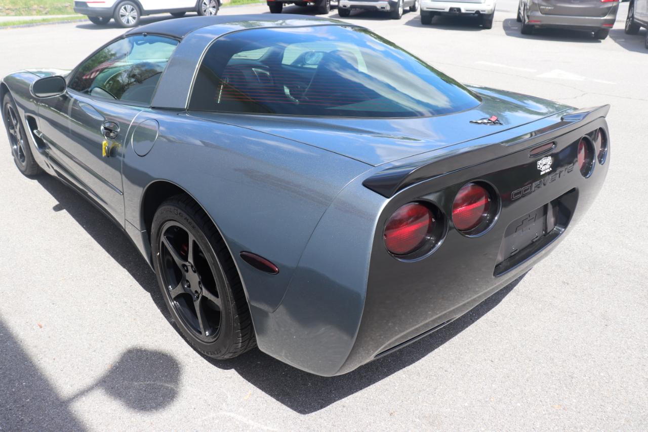 Chevrolet Corvette 2dr Cpe 2004