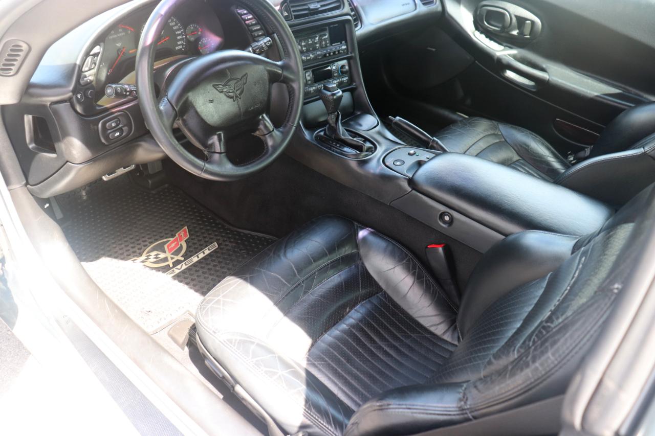 Chevrolet Corvette 2dr Cpe 2004