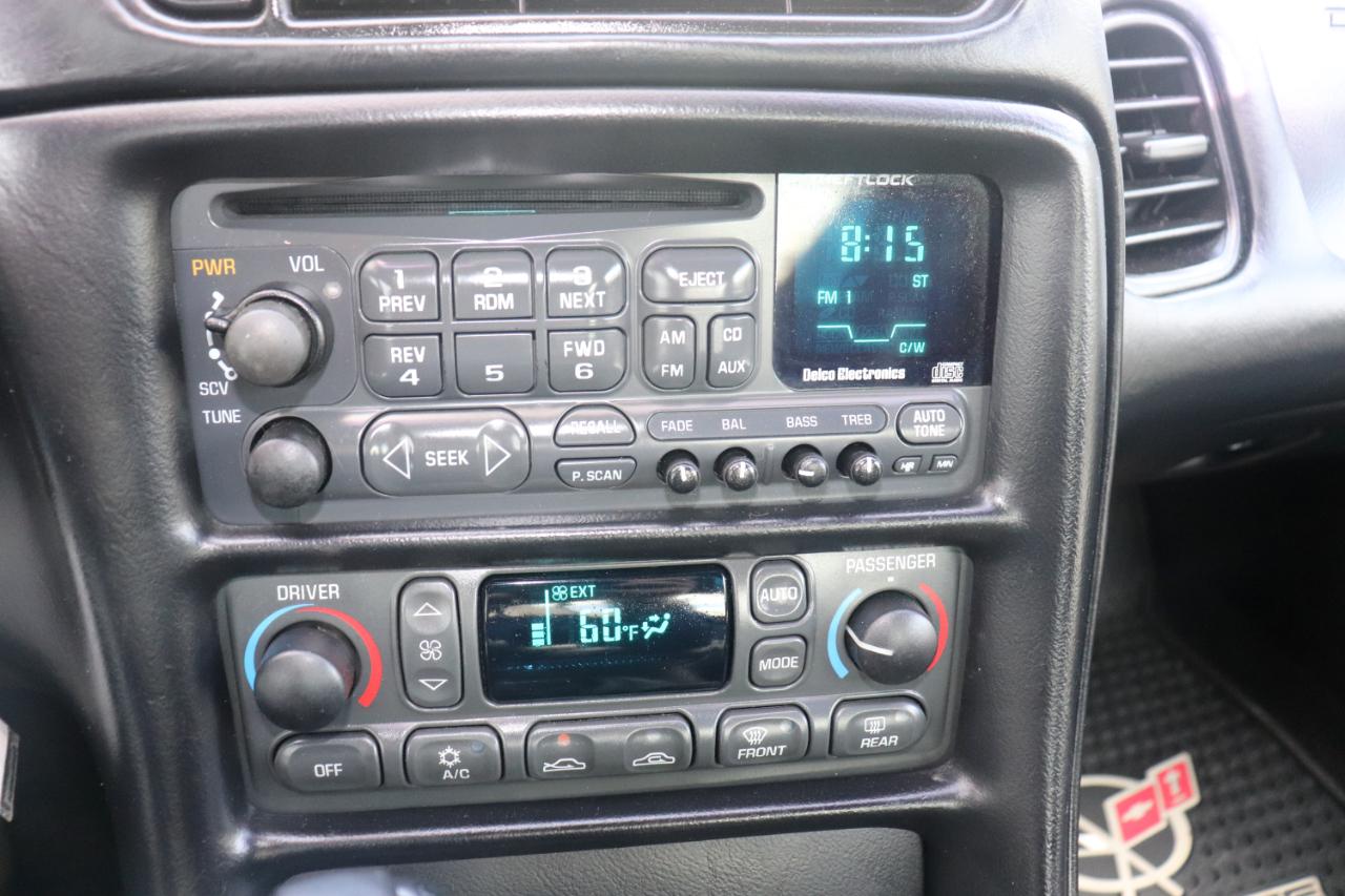 Chevrolet Corvette 2dr Cpe 2004