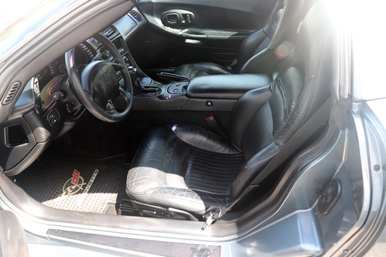 Chevrolet Corvette 2dr Cpe 2004