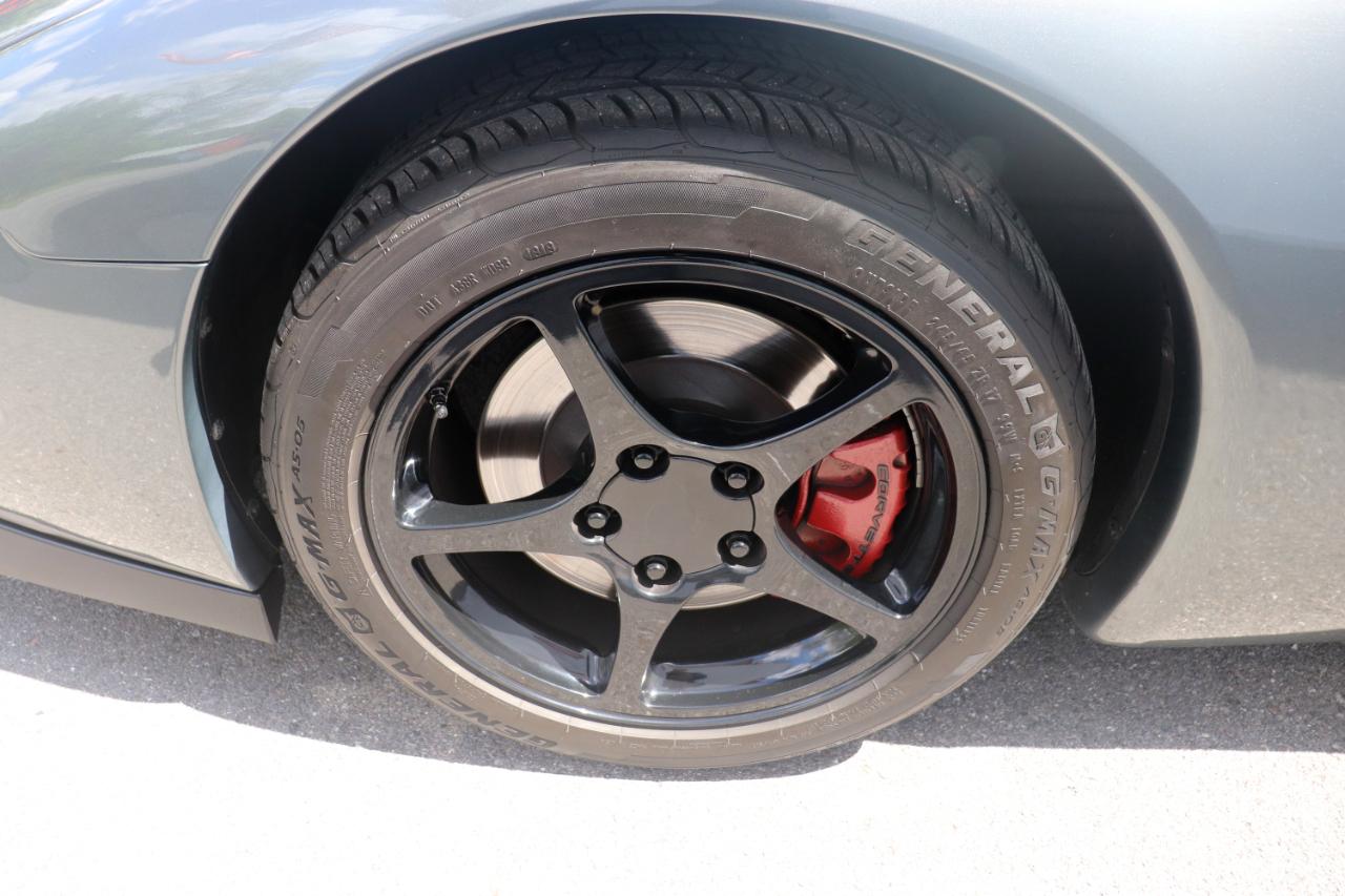 Chevrolet Corvette 2dr Cpe 2004