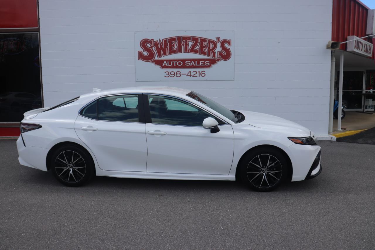 Toyota Camry SE Auto AWD (Natl) 2024