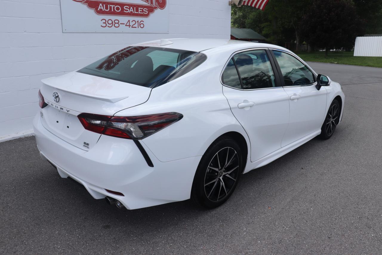 Toyota Camry SE Auto AWD (Natl) 2024