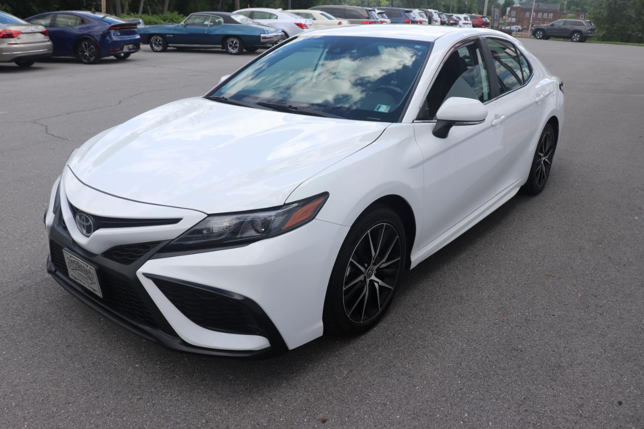 Toyota Camry SE Auto AWD (Natl) 2024