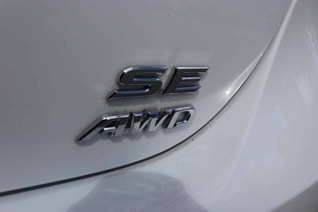 Toyota Camry SE Auto AWD (Natl) 2024
