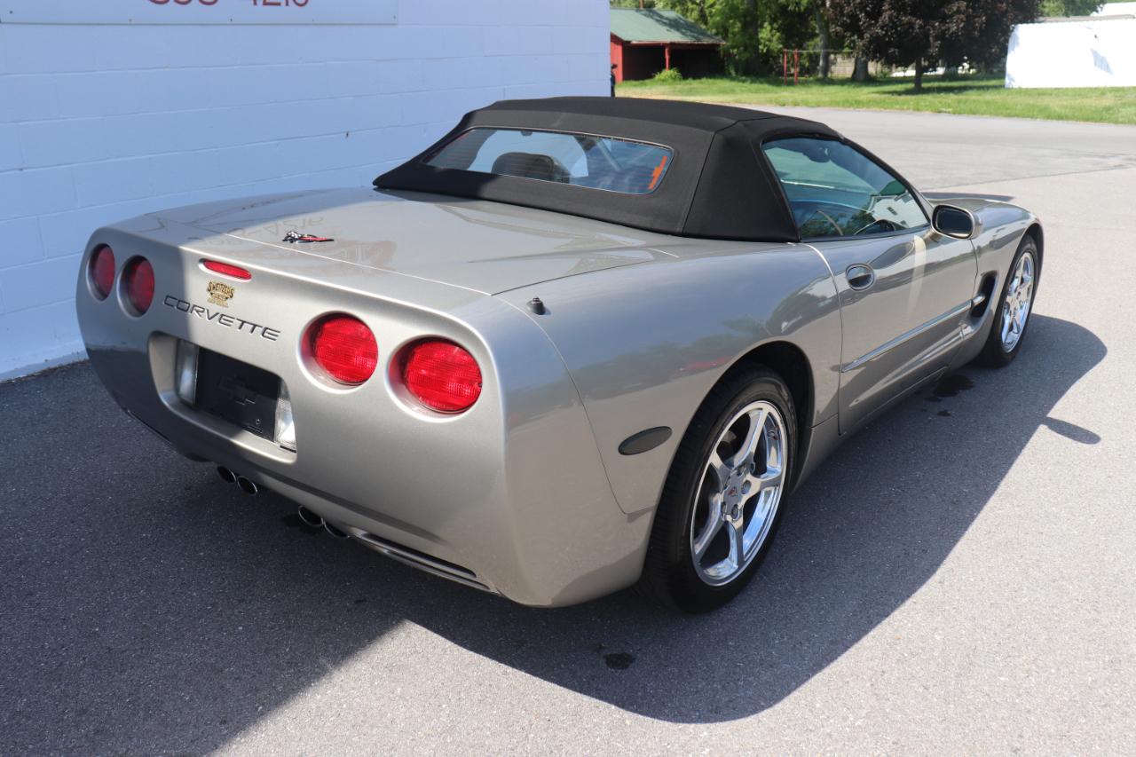 Chevrolet Corvette 2dr Convertible 2002