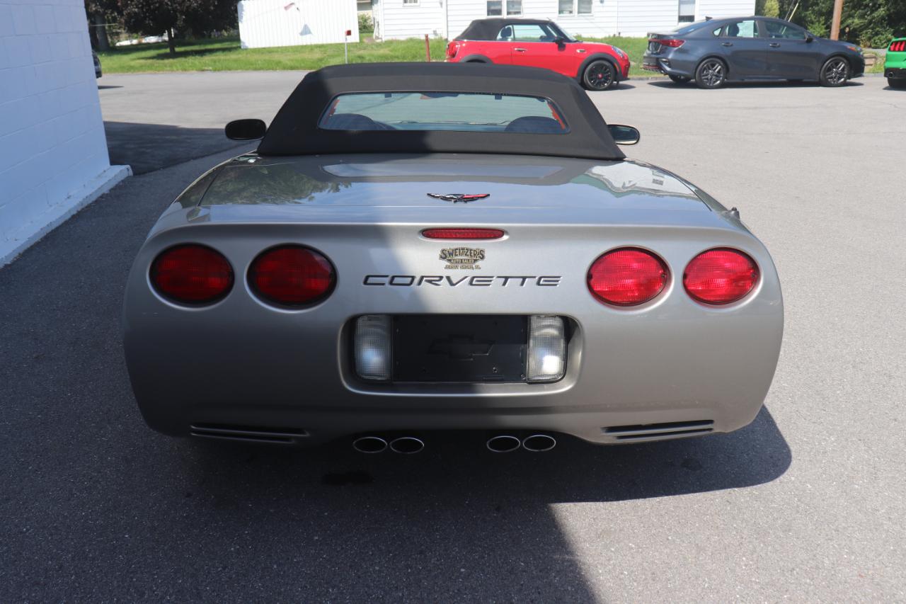 Chevrolet Corvette 2dr Convertible 2002