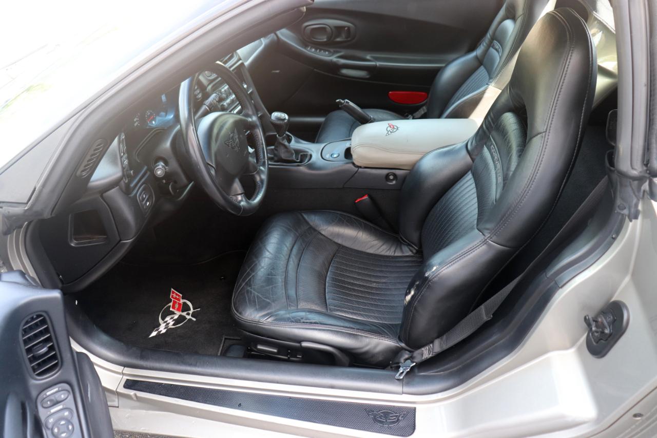 Chevrolet Corvette 2dr Convertible 2002