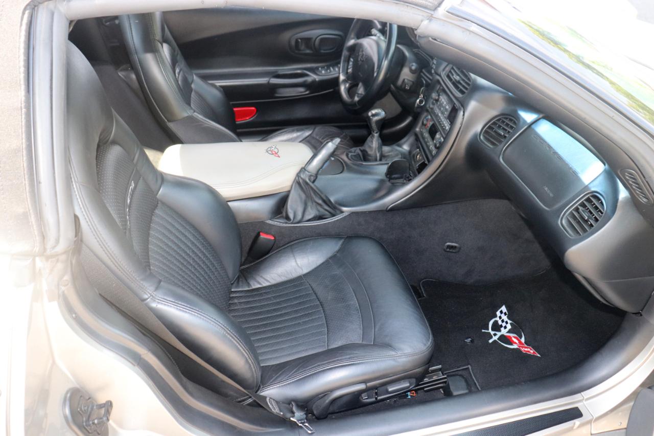 Chevrolet Corvette 2dr Convertible 2002