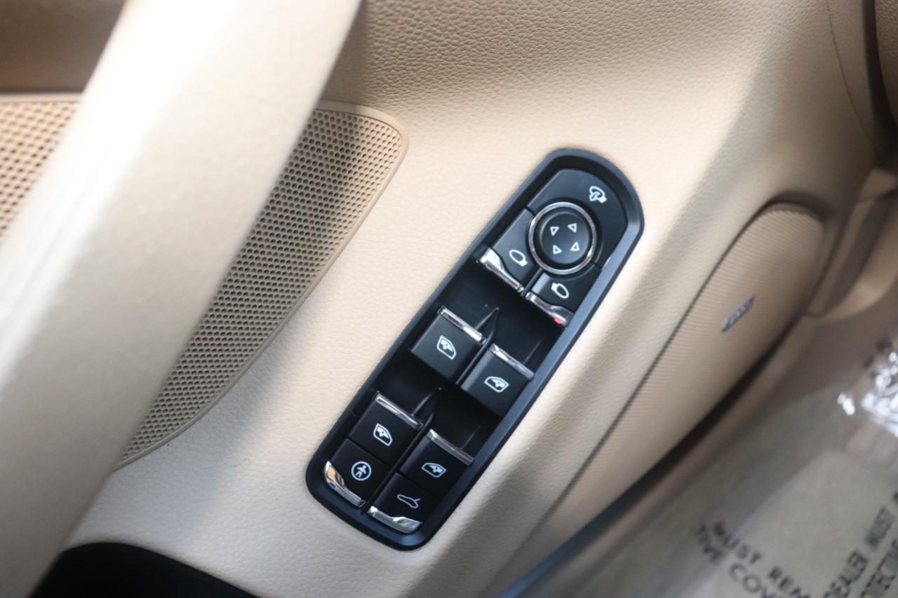 Porsche Panamera 4dr HB 4S 2012