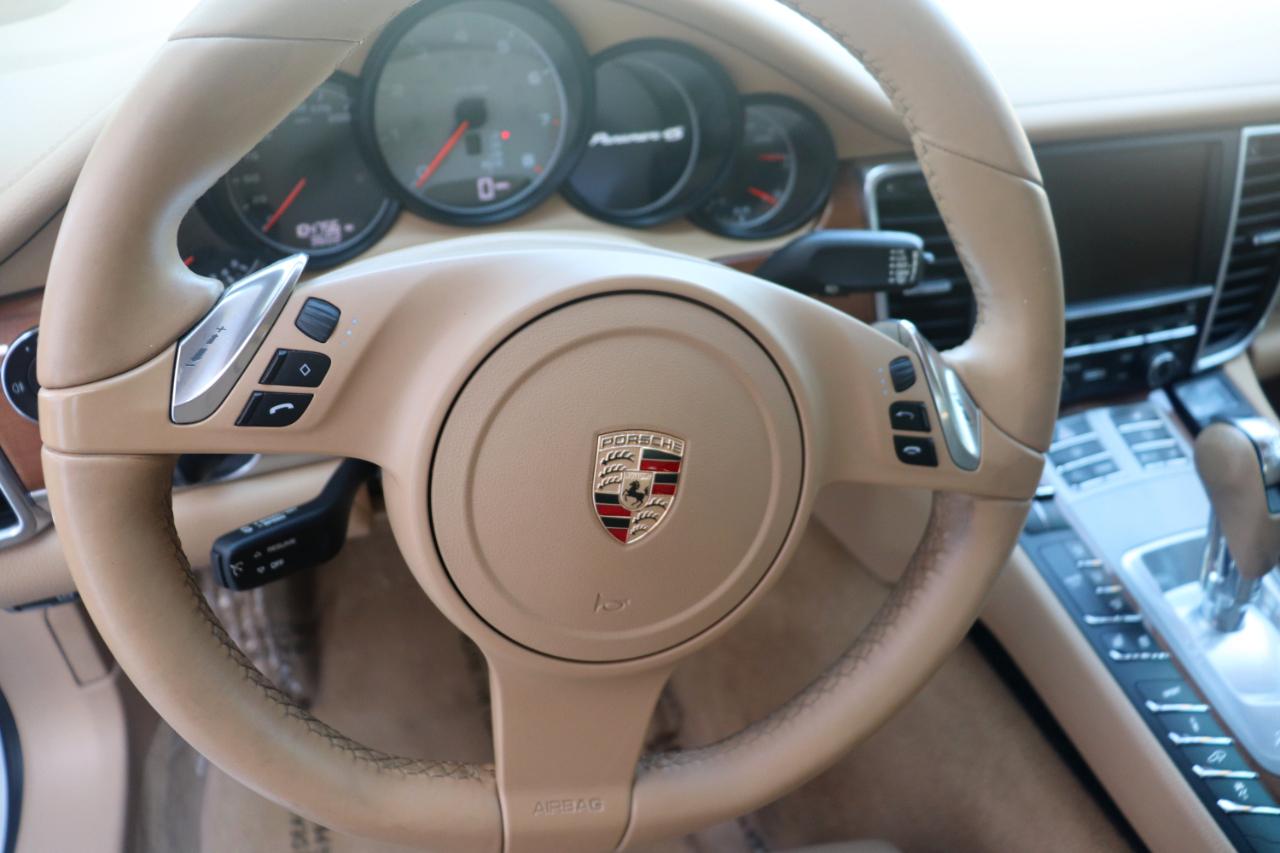 Porsche Panamera 4dr HB 4S 2012
