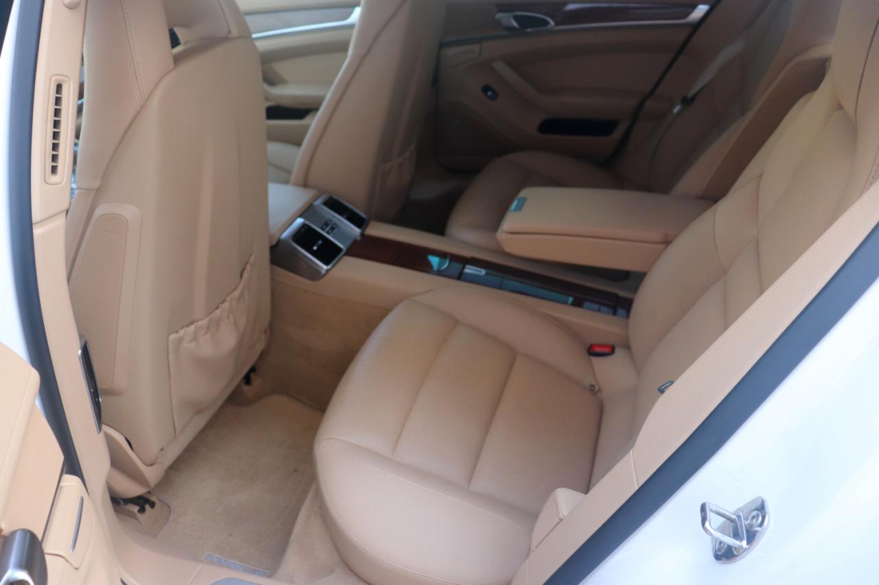 Porsche Panamera 4dr HB 4S 2012