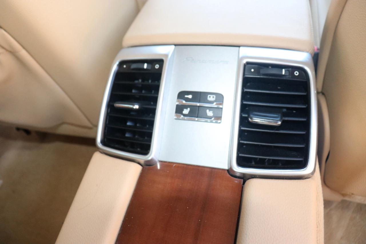 Porsche Panamera 4dr HB 4S 2012
