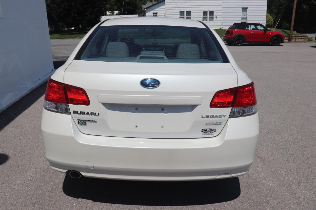 Subaru Legacy 4dr Sdn H4 Auto 2.5i Prem AWP 2011