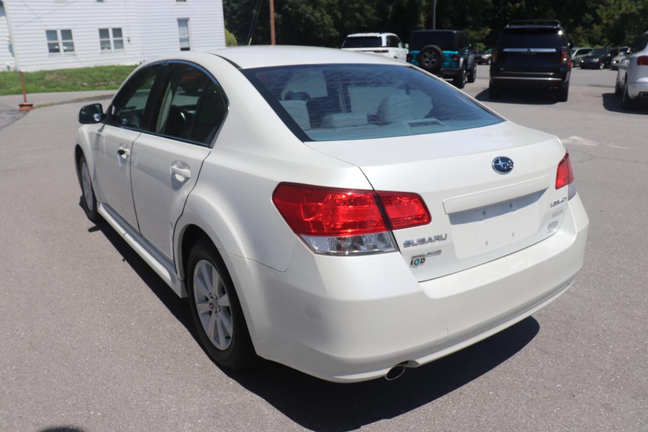 Subaru Legacy 4dr Sdn H4 Auto 2.5i Prem AWP 2011