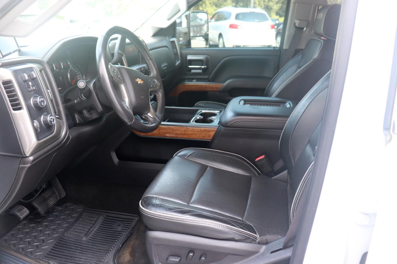 Chevrolet Silverado 2500HD 4WD Crew Cab 153.7" High Country 2017